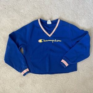 Urban Outfitters - Champion Sweatshirt